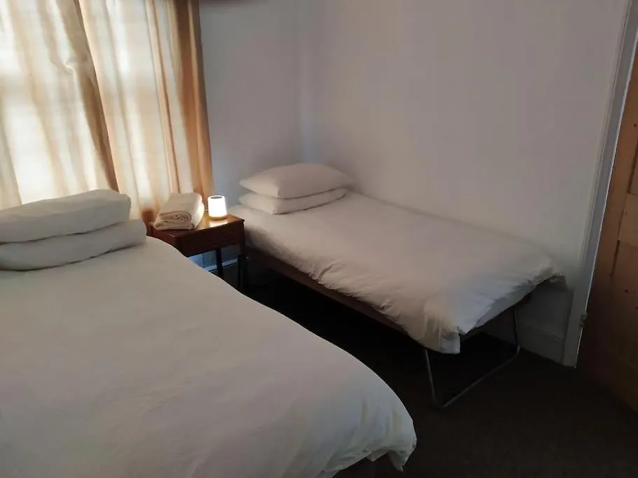 Apartment Spacious 2 Bed Maisonette Near Town, That Sleeps 6 Brighton